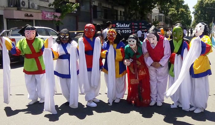 A variety of Korean cultural events are held on Nov. 4 in Buenos Aires. (Cintia Mancilla)